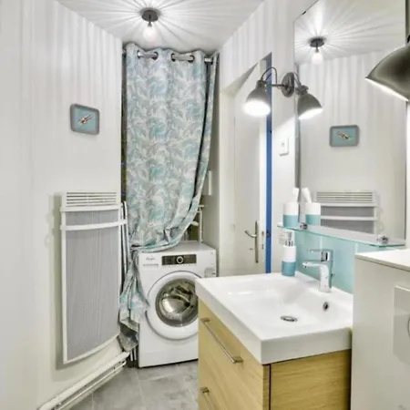 Appartement Pleasant Near Montmartre Parijs