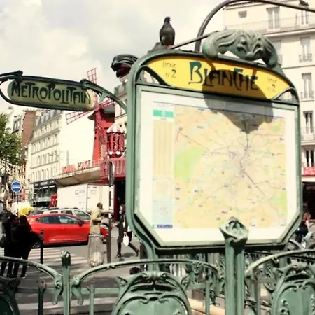Pleasant Near Montmartre * Parijs